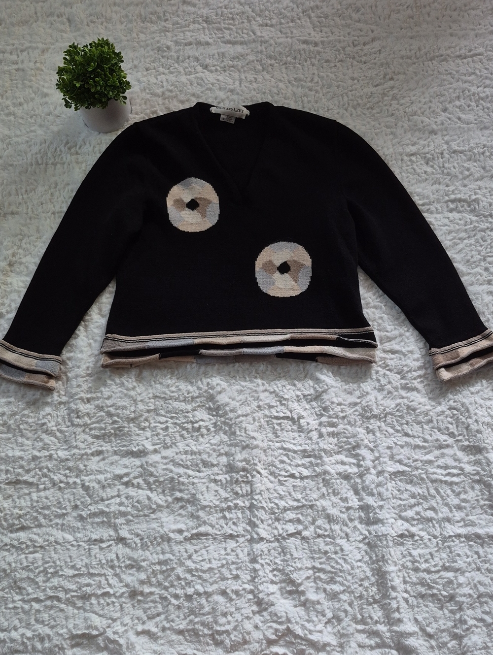 🎈Rich & Levy Black V-Neck Sweater with Neutral Geometric Accents